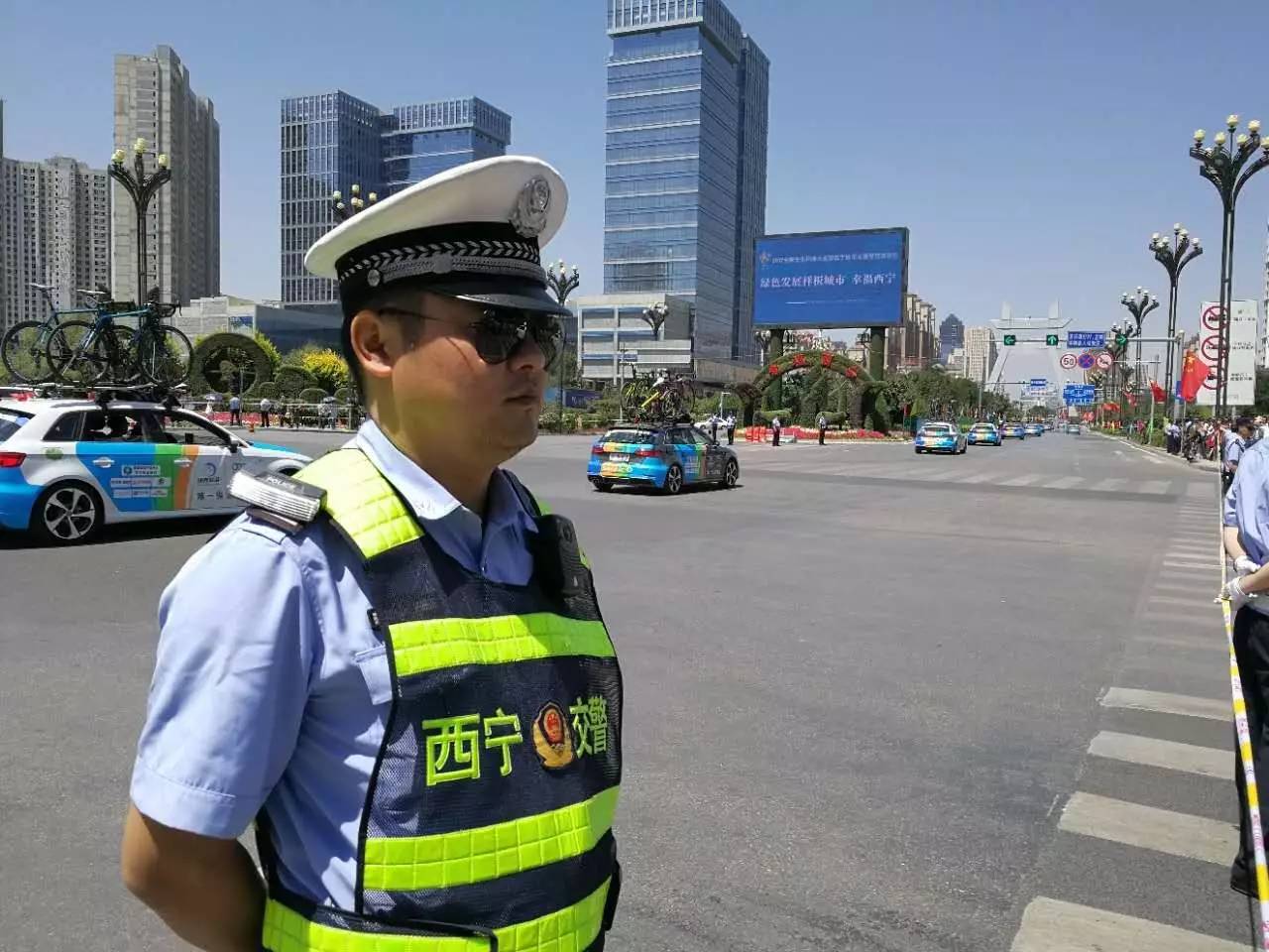 闽超反向观察点安保员:球迷看的是球赛九游体育看的是球迷(图1)